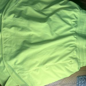 Selling a lululemon skirt!! 💚